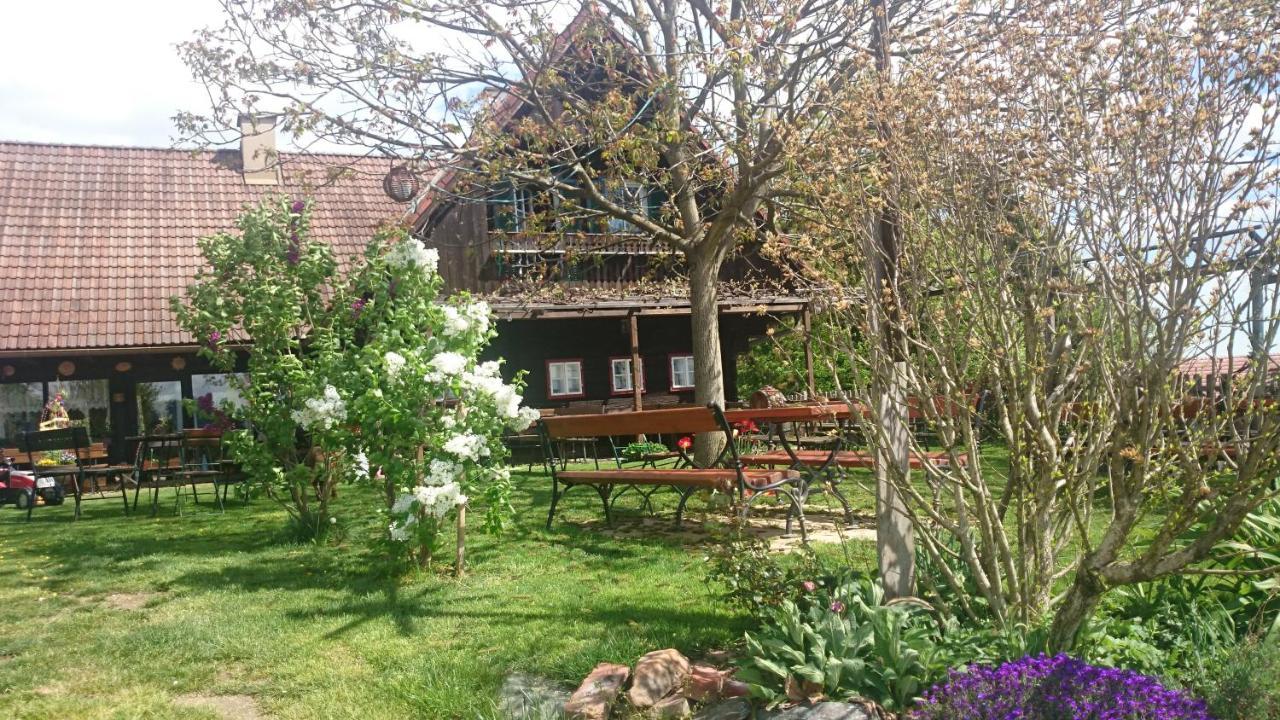 Gaestehaus Der Gamser Winzerstube Bad Gams Exterior photo